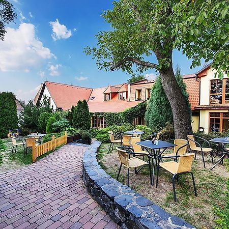 Restaurace A Penzion U Palecku Skuteč Exterior foto