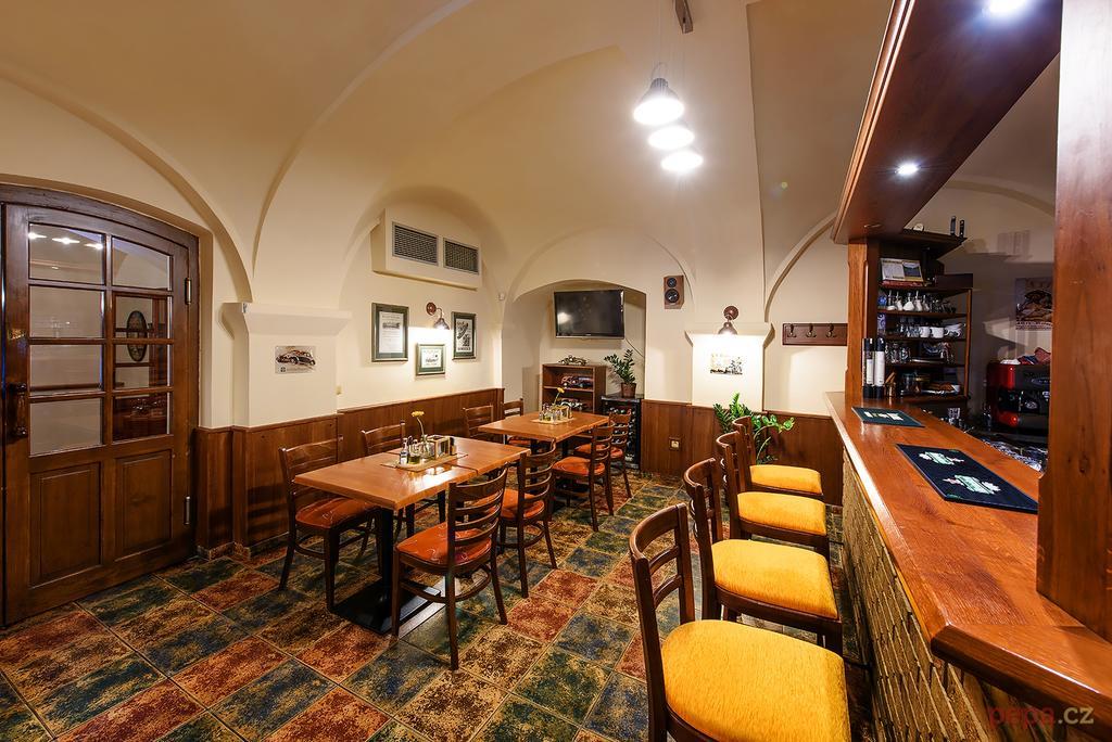 Restaurace A Penzion U Palecku Skuteč Exterior foto